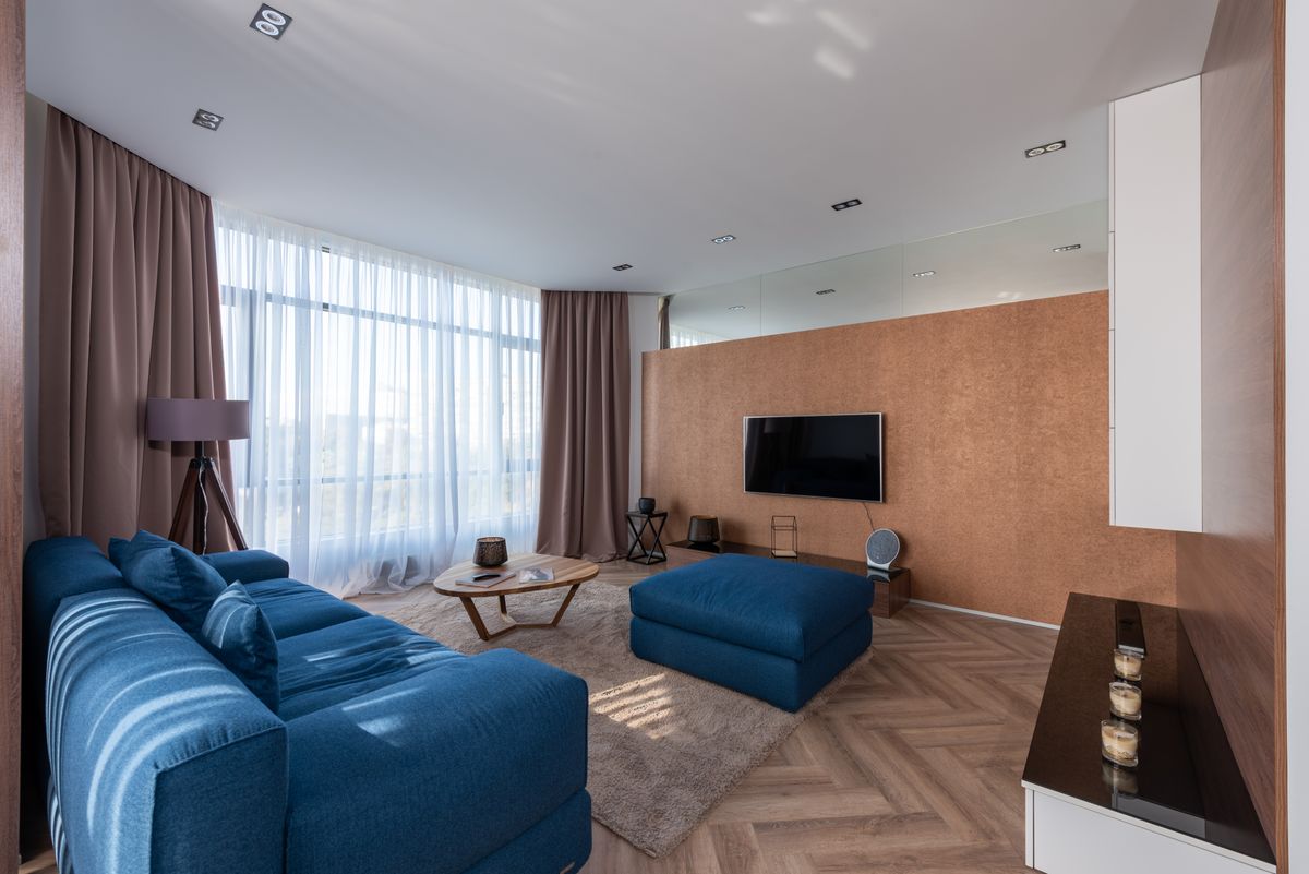 Çakmak'ta aydınlık 2+1 dairenin salonu